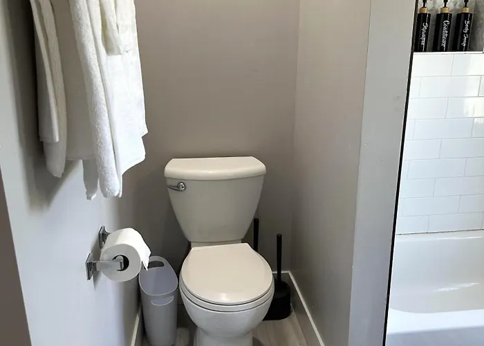 Apartamento Charming 2br Near Downtown & Attractions