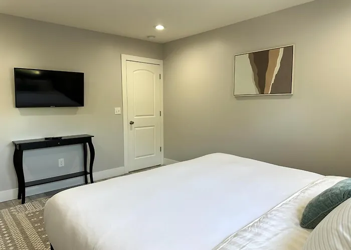 Charming 2br Near Downtown & Attractions *