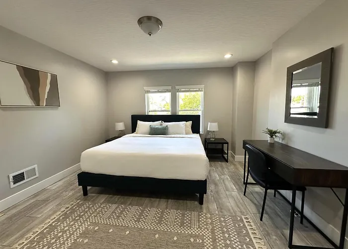 Charming 2br Near Downtown & Attractions *