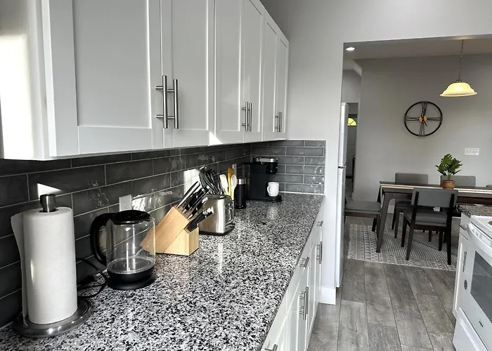 Charming 2br Near Downtown & Attractions